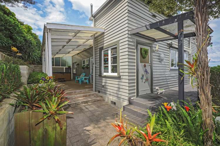 6 Guys Hill Road Hospital Hill_15