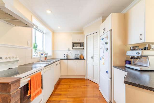 Get yourself on the property market!