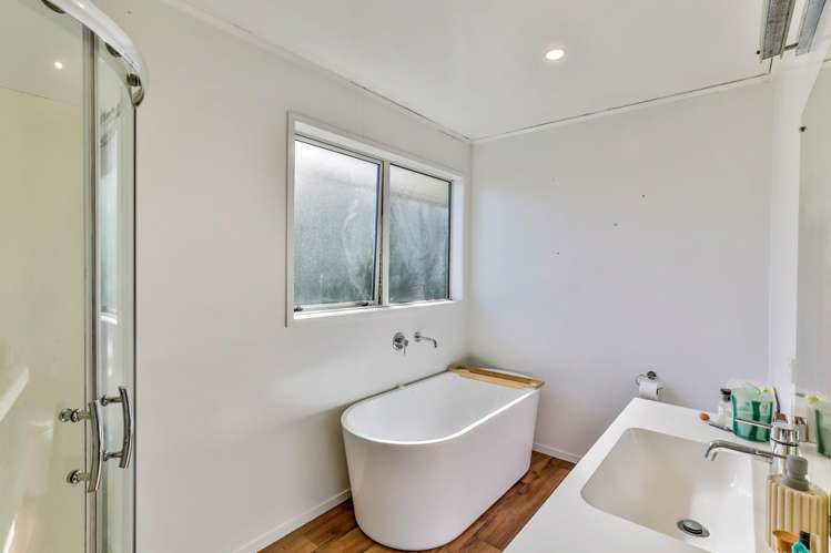 23 Bodi Place Te Atatu South_15