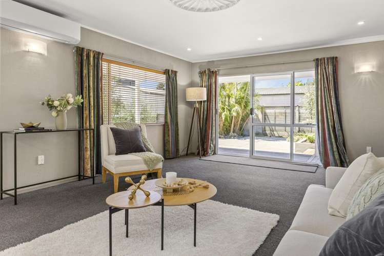 1 and 2/20 Stanley Street Wharewaka_7