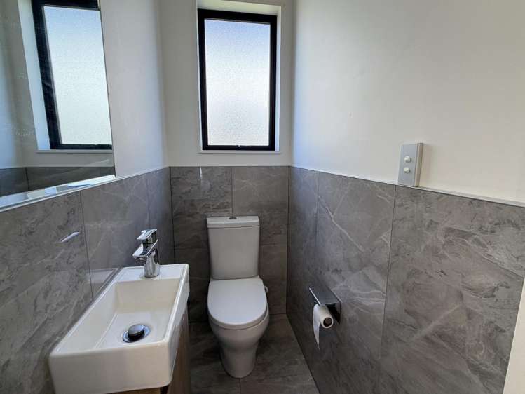 21 Eros Road 10673_5