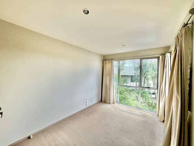 7 Kimber Hall Avenue Mount Roskill_17
