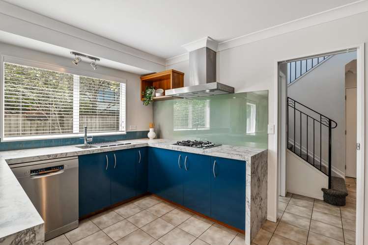 4 Mary Forgham Drive Greenhithe_9