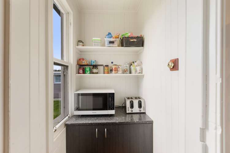 36 Railway Esplanade Gore_13