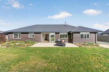 54 Graeme Foote Street_4