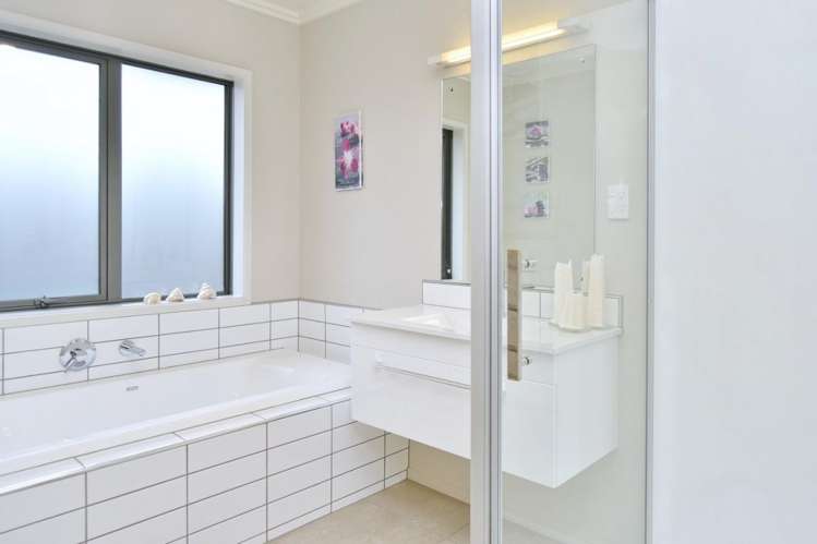 3 Orewa Close Parklands_22