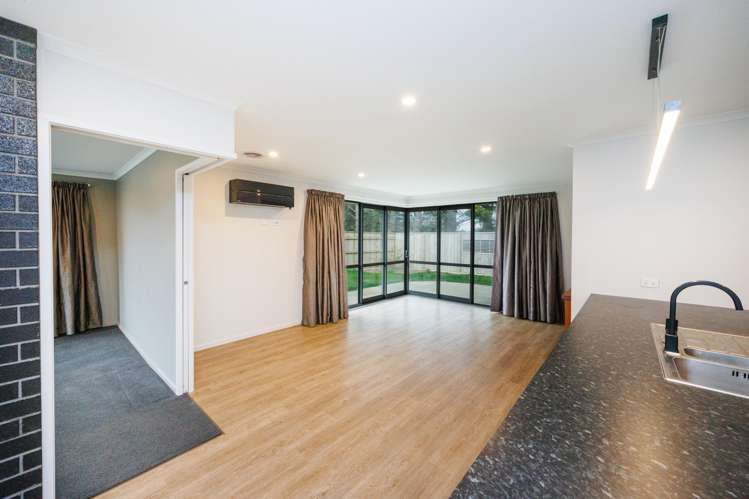 16a Rayner Lane Marton_24