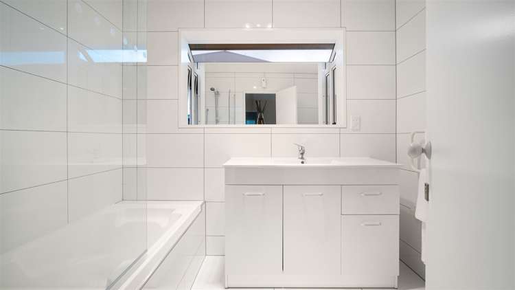 75 Chartwell Street Burwood_17