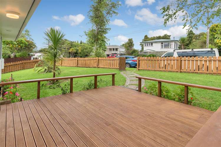 1/221 Glengarry Road Glen Eden_1