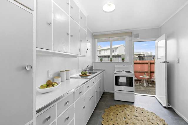 2/1 Saulbrey Grove Woburn_4