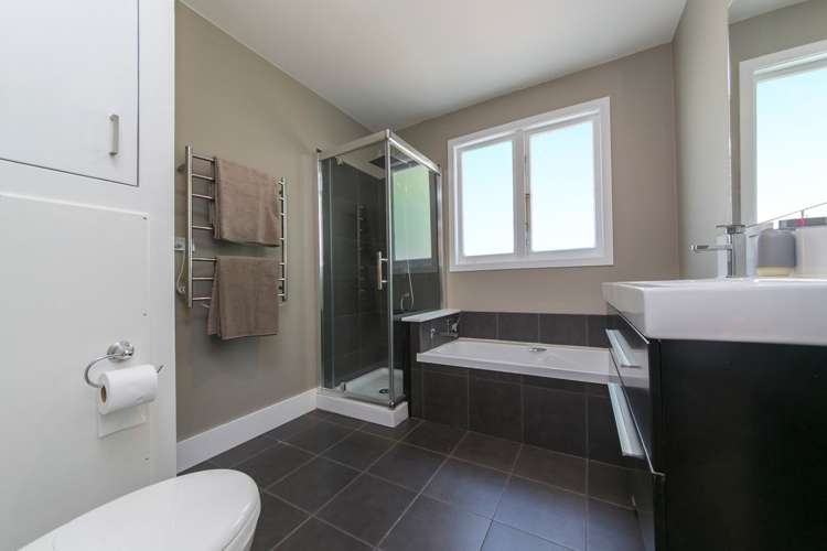 13 Warwick Avenue Titirangi_13