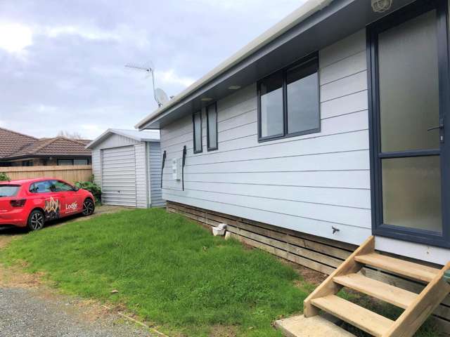 Great Location On Brookfield!