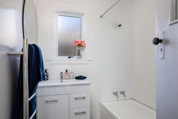 90 Centennial Avenue Waitara_12