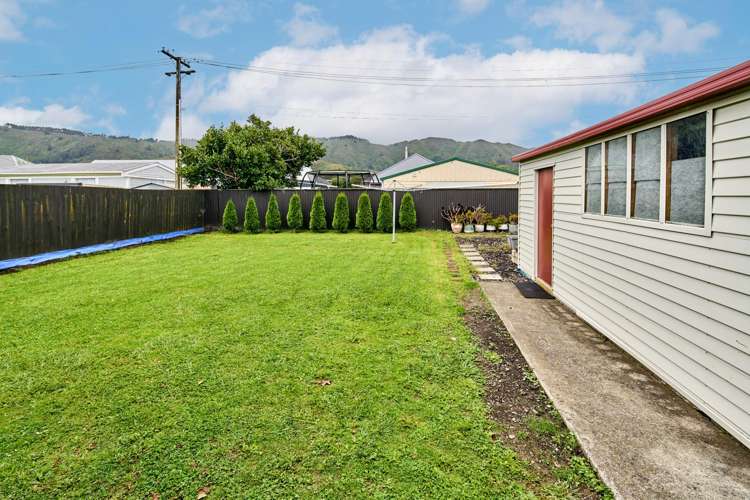 36 Chapman Crescent Naenae_16