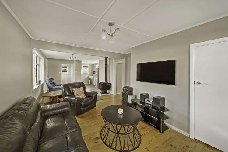 6 Carisbrooke Street Aranui_7