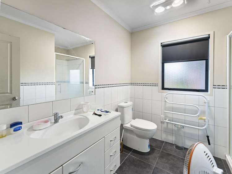 16 Barcaldine Road Flat Bush_12