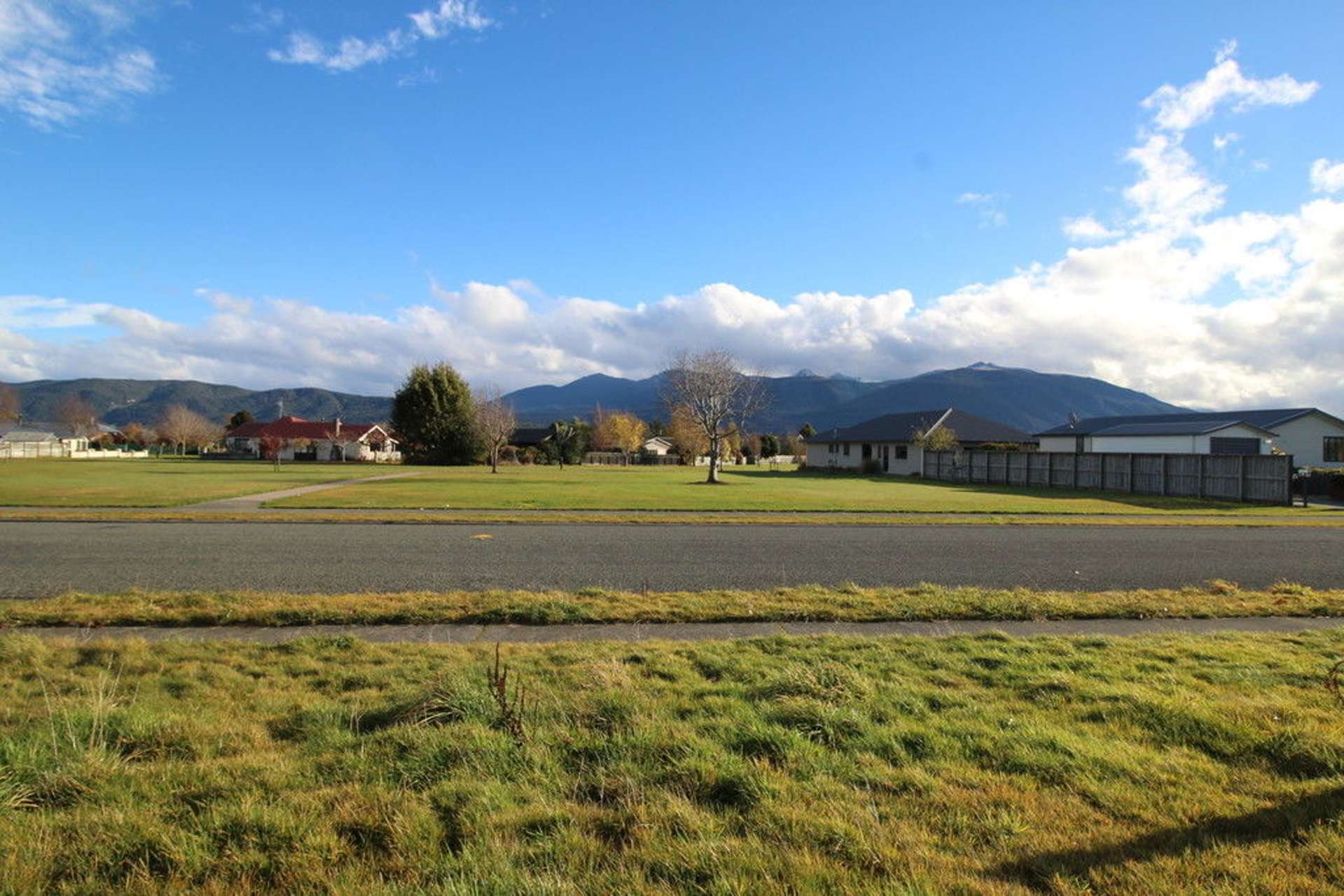 49 Lawson Burrows Crescent Te Anau_0