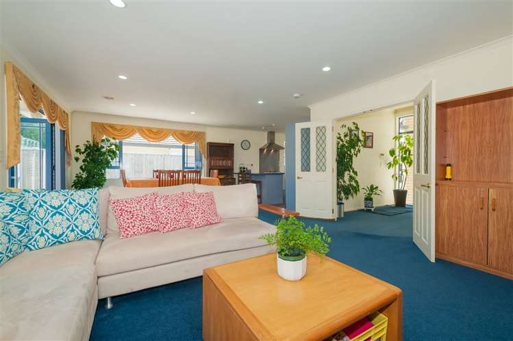 64 Mary Huse Grove Manor Park_3