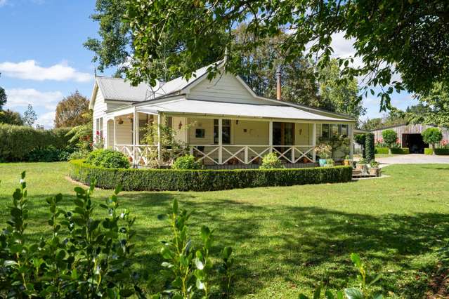 Irresistible Villa Charm with Lifestyle Appeal