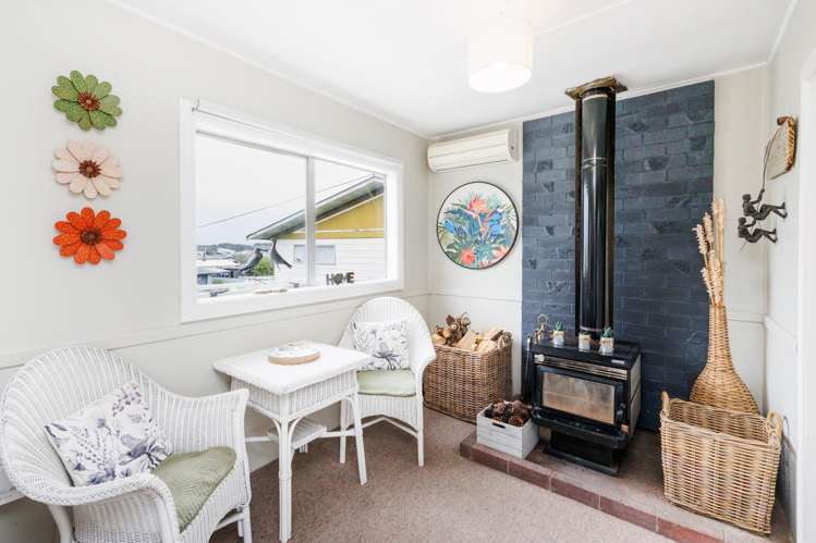 7 Chaffey Street Foxton Beach_11