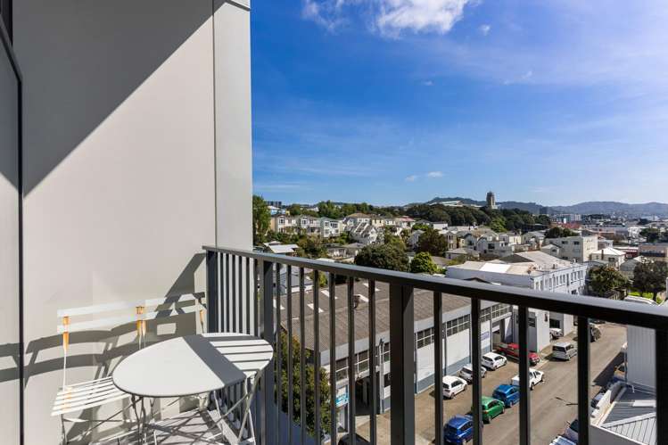 601/21 King Street Mount Cook_4