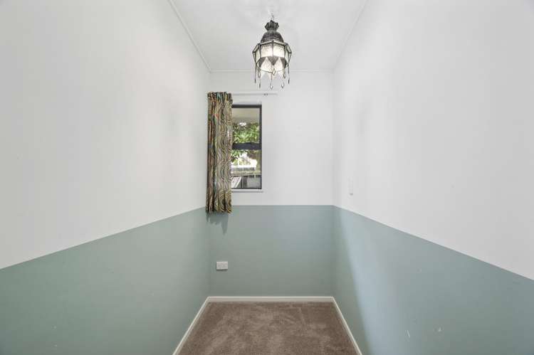 8B Holland Street Glenholme_13