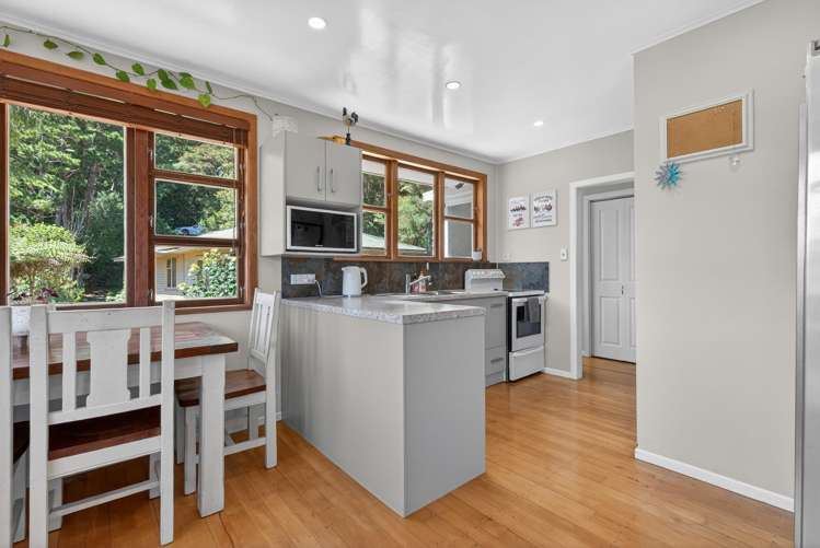 15 Thomson Grove Stokes Valley_6