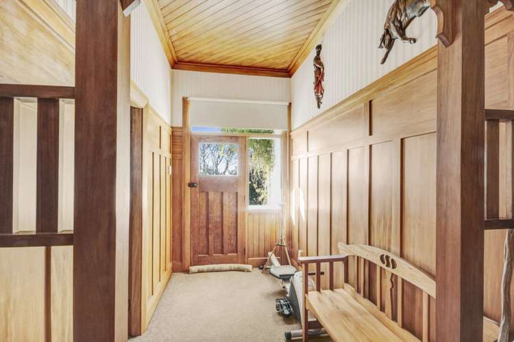 9 Black Road Otatara_5