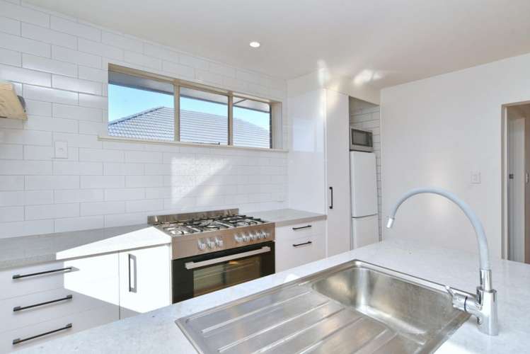 13 Lyndhurst Crescent Aranui_7