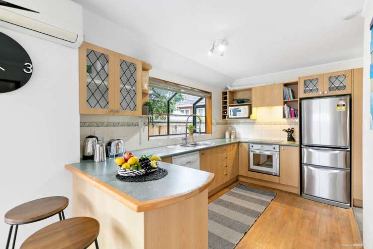 152 The Drive Epsom_13