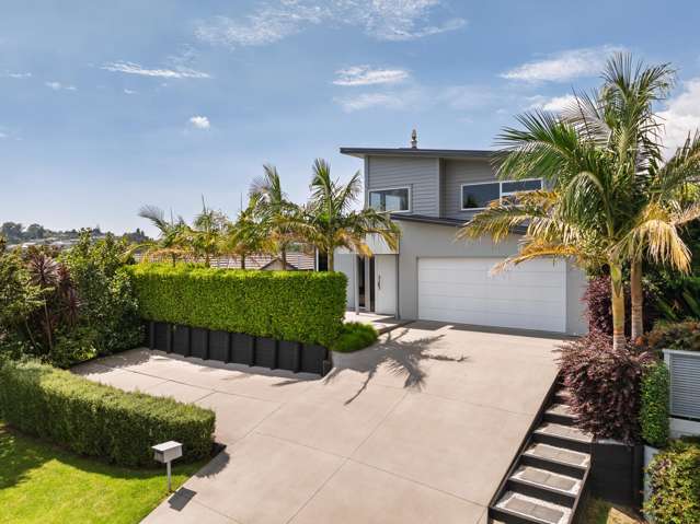 Bethlehem luxury with Triple Car Garaging