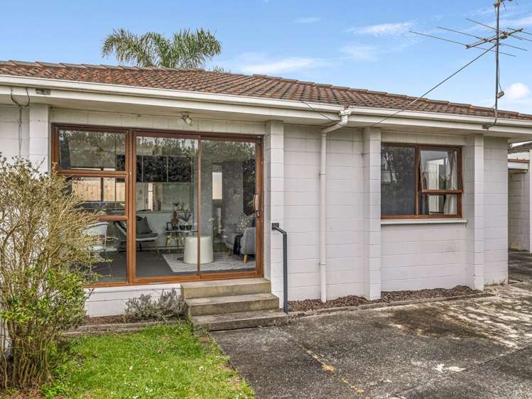 2/32 Domain Street Waiuku_9