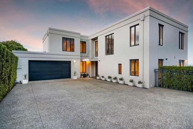 Stunning Waterfront Home in Redcliffs - Luxury Living with Breathtaking Views