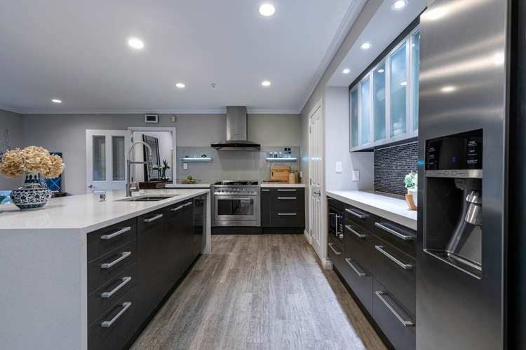 3 Oakford Park Crescent Greenhithe_7