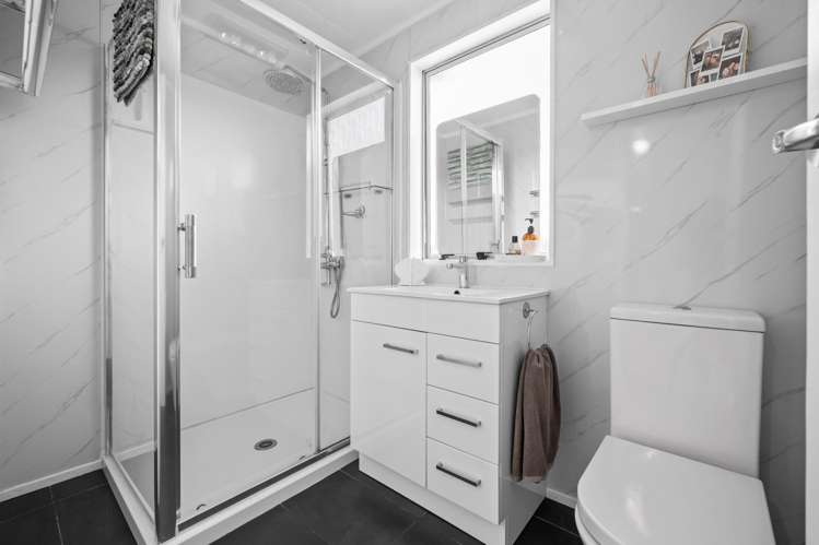 1/63 Rosier Road Glen Eden_17