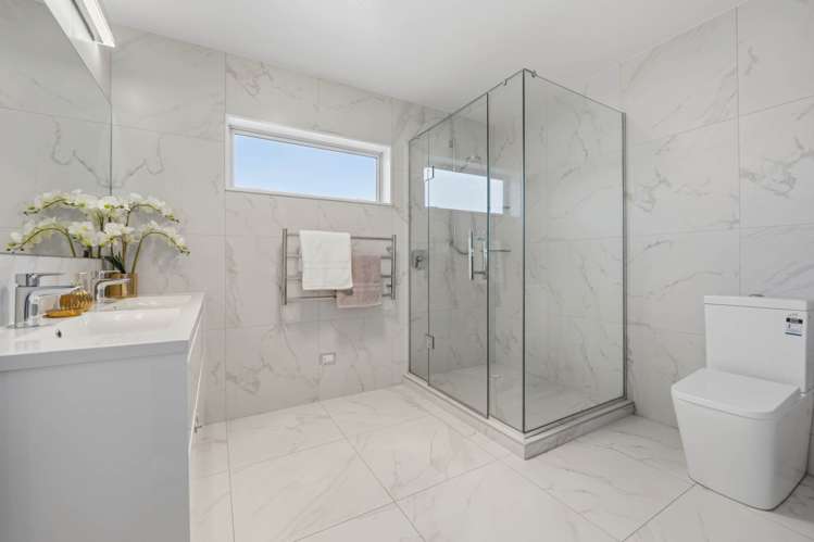 104 Admirals Court Drive Greenhithe_36