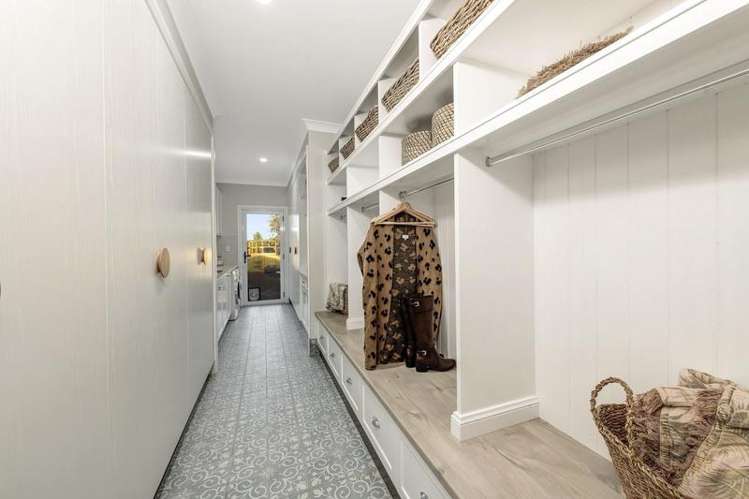 7 Koiora Road Clarks Beach_11