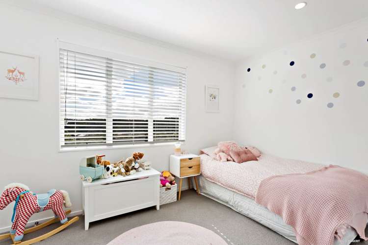 99 Mackay Drive Greenhithe_11