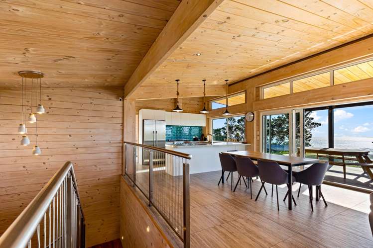 93 Oaia Road Muriwai_60