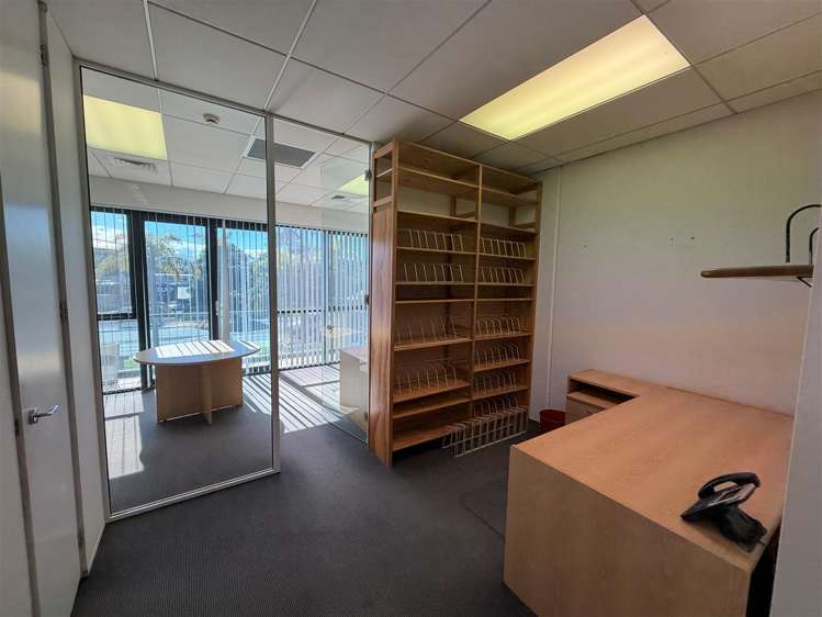 3B/77 The Strand Parnell_3