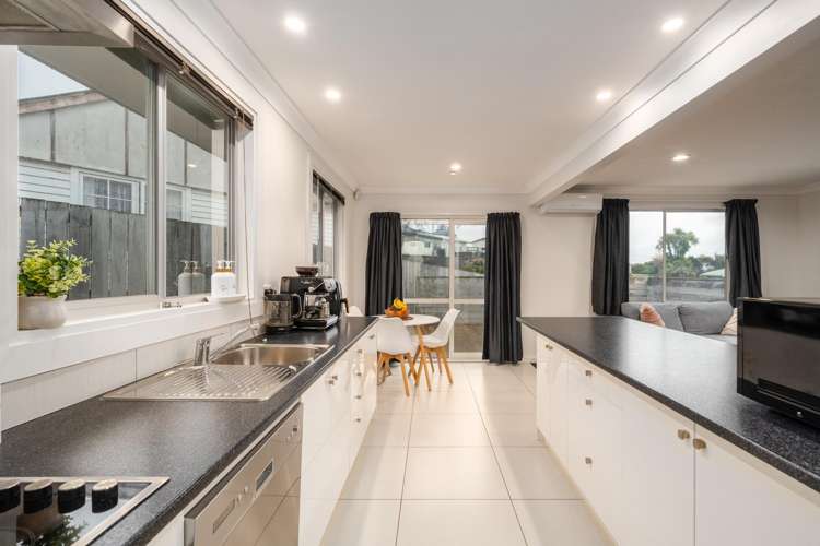 407 Warspite Avenue_0