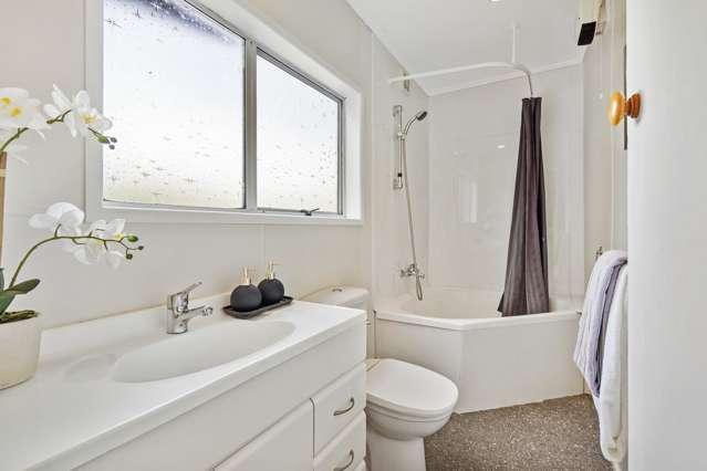 1/6 Cresta Avenue Beach Haven_4