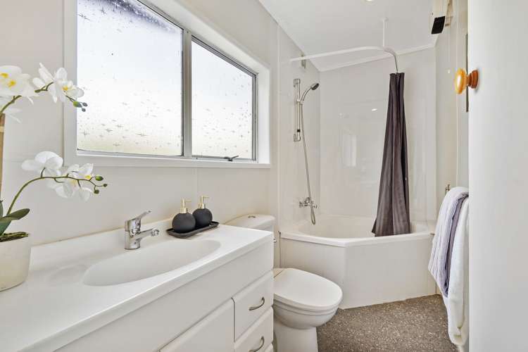 1/6 Cresta Avenue Beach Haven_4