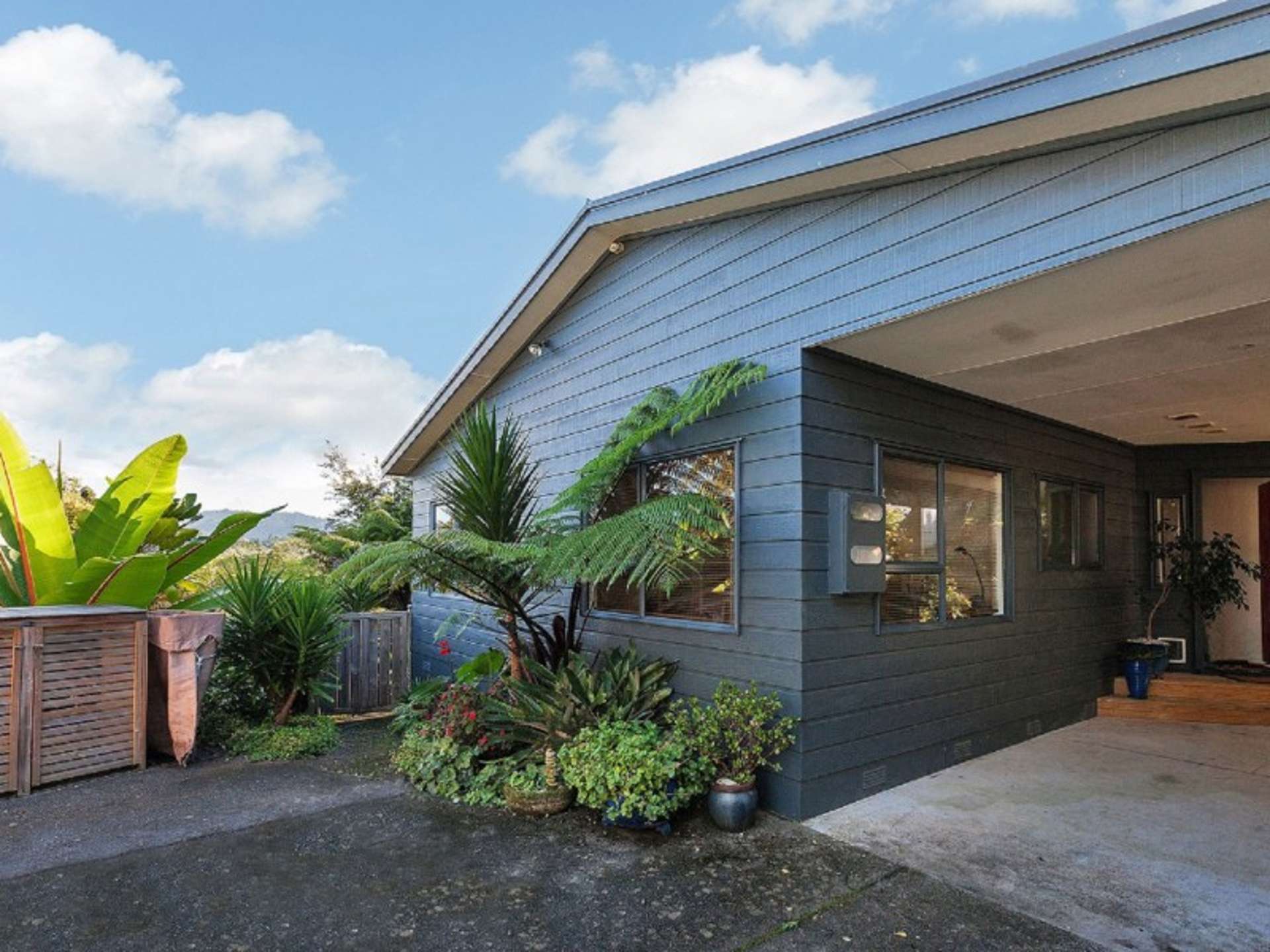 1/13 Easter Parade Glen Eden_0