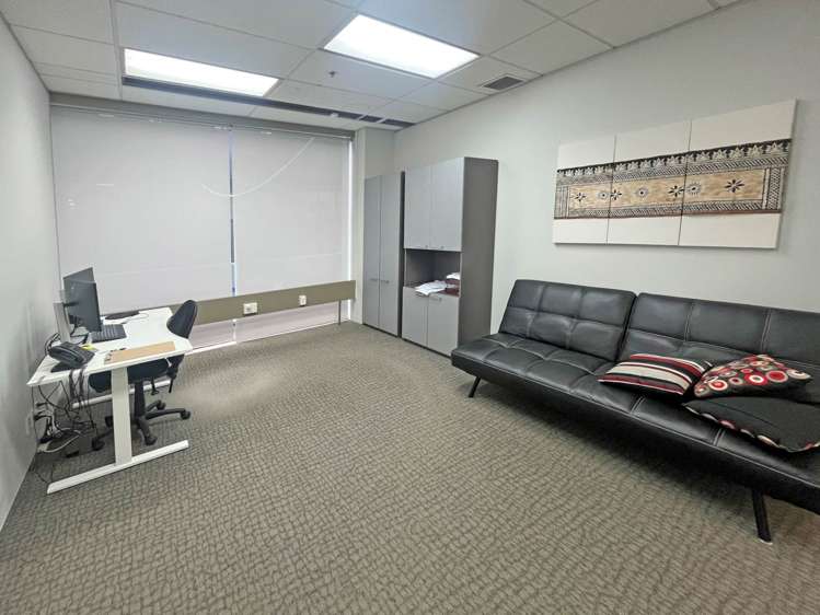 2 Osterley Way Manukau_5