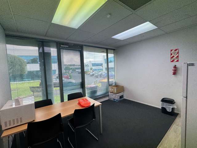 Unit I/112 Bush Road Rosedale_3