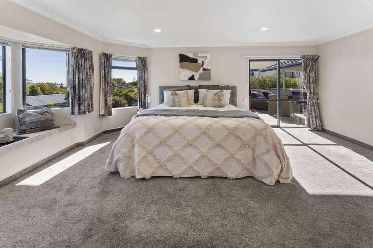 56 Olympus Way Richmond_16