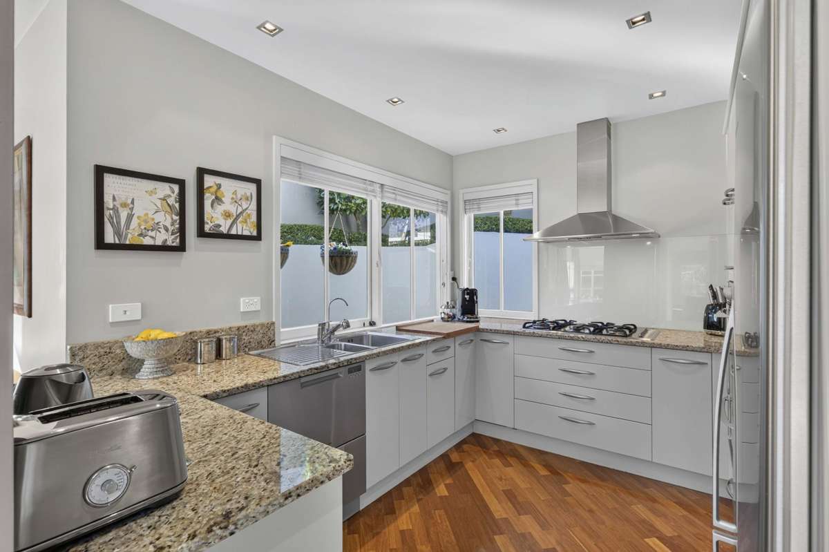 2/2 Martin Avenue_3