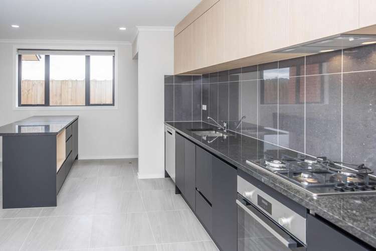 2/57 Waireka Road Rototuna_15