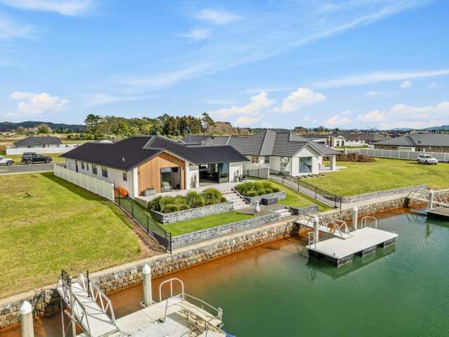 Waterfront living with mooring